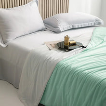 LuxeOrbitTM Cooling Blanket