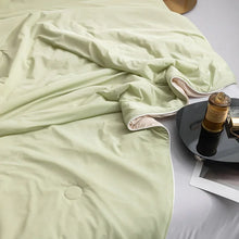 LuxeOrbitTM Cooling Blanket