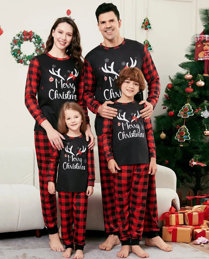 LuxeOrbit 2025 Xmas Matching Family Pajamas Dear Merry Christmas Print Pjs Adult Child Sleepwear Set Baby Jumpsuit+Dog Clothes